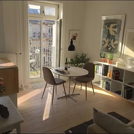 Canal Quiet Apartment
